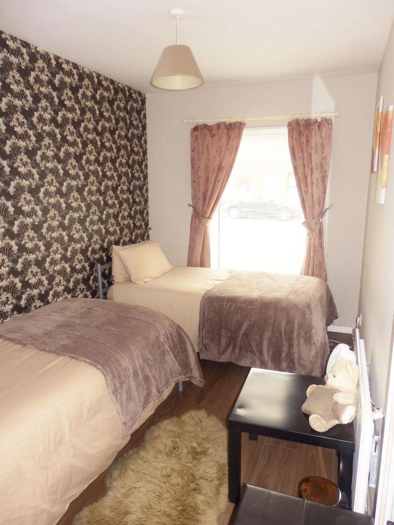 Great Location - City Centre - Parking - 4 Beds - 2 Bedrooms Belfast Exterior foto