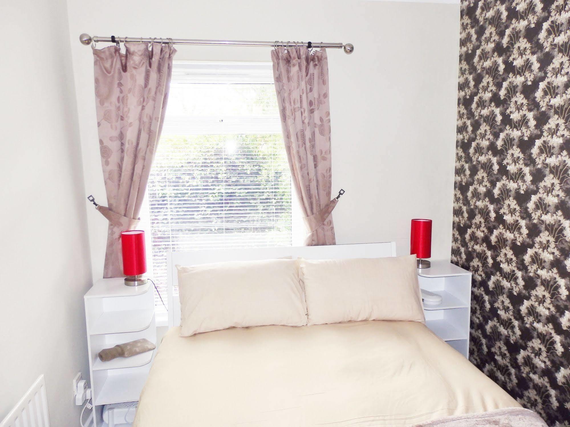 Great Location - City Centre - Parking - 4 Beds - 2 Bedrooms Belfast Exterior foto